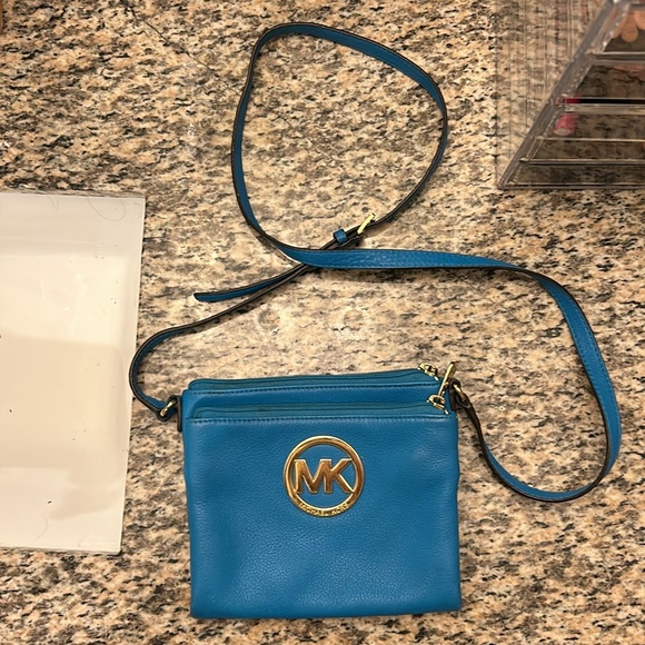 Michael Kors Pebbled Blue Leather Wallet Crossbody Bag - Picture 2 of 6